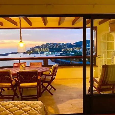 Apartment 100 M2 Penthouse On The Beach. *