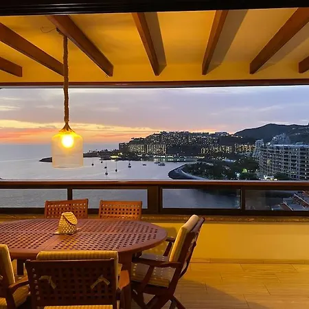 Apartment 100 M2 Penthouse On The Beach. *