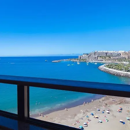 100 M2 Penthouse On The Beach. Apartman
