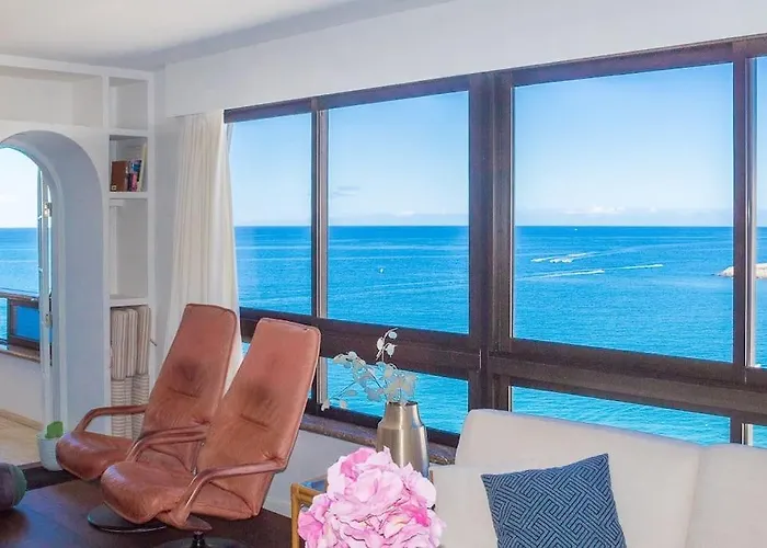 100 M2 Penthouse On The Beach.