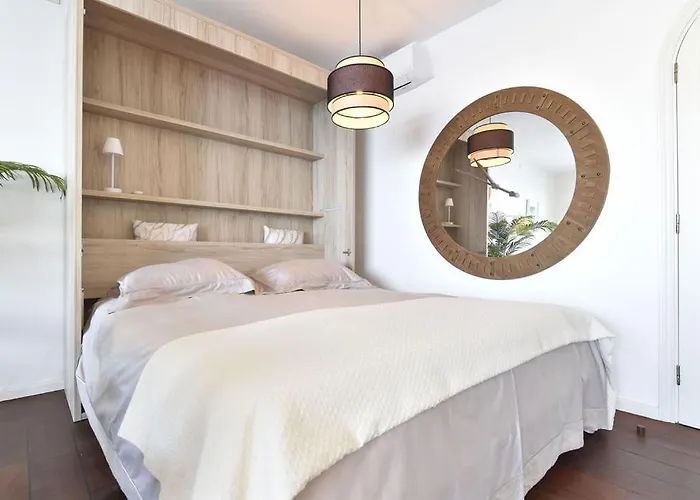 100 M2 Penthouse On The Beach. Apartman
