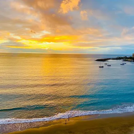 100 M2 Penthouse On The Beach. Apartment